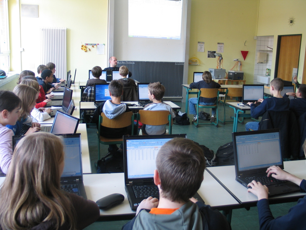 Vortrag: Gefahren im Umgang mit neuen Medien