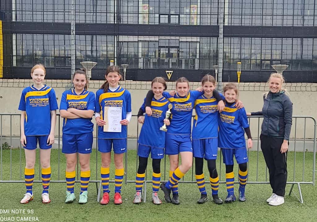 Die Fußballerinnen vom GymWü sind Städteregionsmeisterinnen!