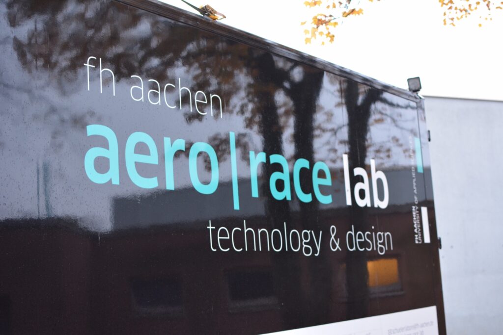 Aero Race Lab am Gymnasium Würselen – Schülerinnen und Schüler experimentieren